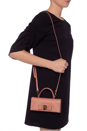 'vara' shoulder strap wallet, zdjęcie 2 'vara' shoulder strap wallet od Salvatore Ferragamo